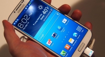 Vendas de linhas de celular caem nos últimos doze meses